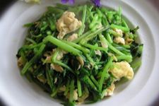 茼蒿炒雞蛋 www.osxg.com.cn