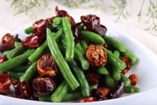 干煸四季豆的做法 www.osxg.com.cn