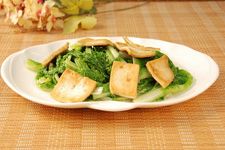 清炒小白菜怎么做 www.osxg.com.cn