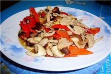 蘑菇炒肉的做法 www.osxg.com.cn