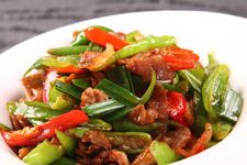 湖南辣椒炒肉的做法 www.osxg.com.cn