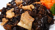 木耳炒肉的做法 www.osxg.com.cn