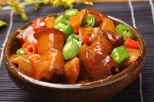 土豆紅燒肉的做法 www.osxg.com.cn