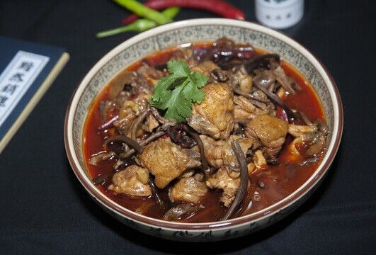 小雞燉蘑菇的做法 www.osxg.com.cn